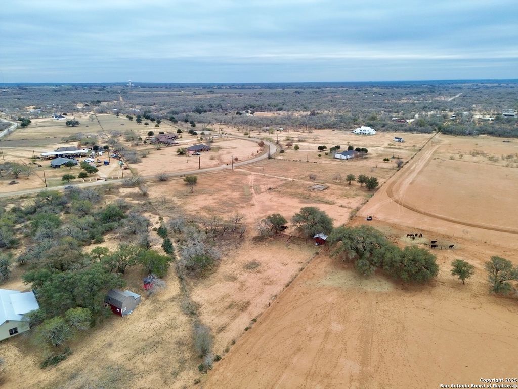 Photo of 120 S RIDGE DR, Lytle, TX 78052 (MLS # 1836599)