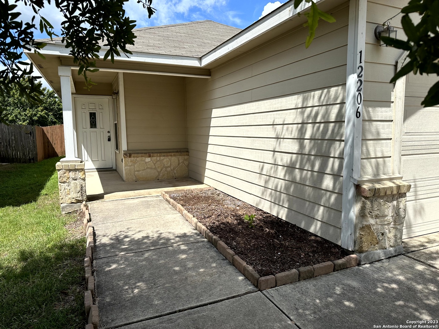 12206 Mountain Pine