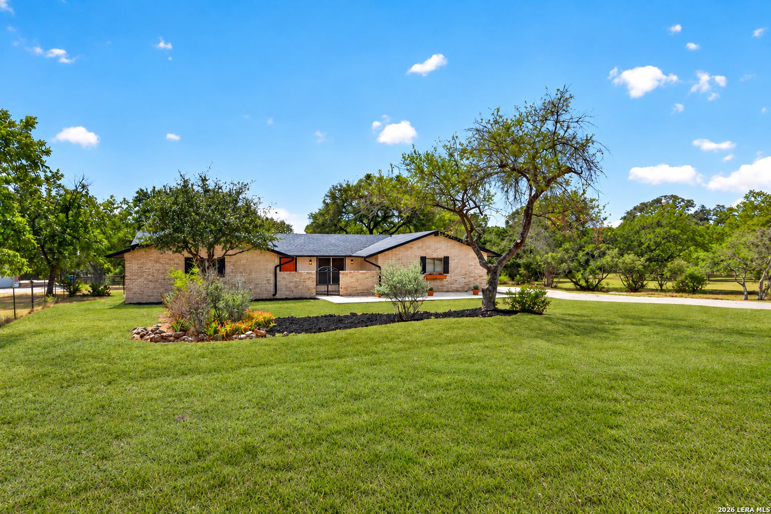 21521 Fairview Cir