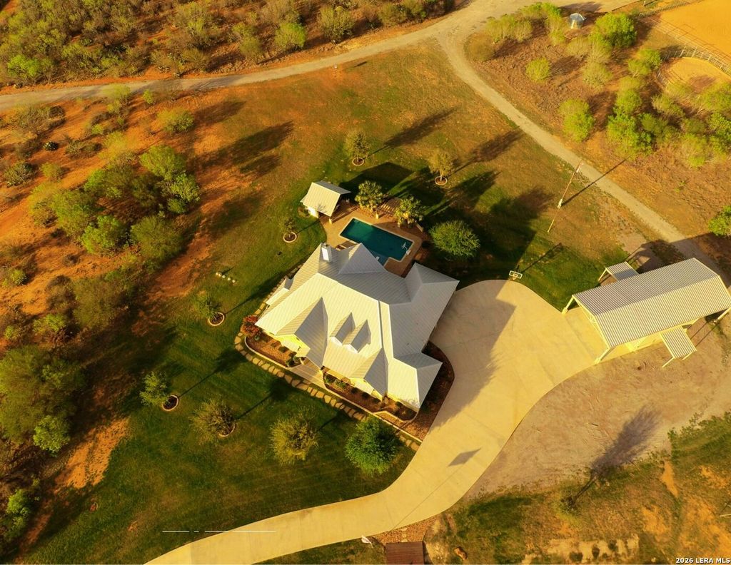 Photo of 1980 County Road 361, La Vernia, TX 78121 (MLS # 1959411)