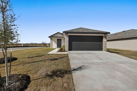 344 Cottonmouth Seguin TX 78155