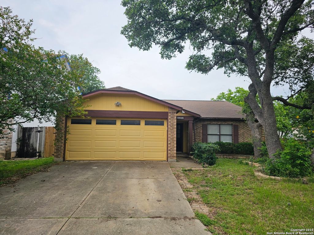 Photo of 7692 CASCADE OAK DR, San Antonio, TX 78249 (MLS # 1969860)