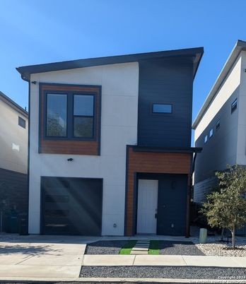 Single Family Residence at 935 Piedmont Ave