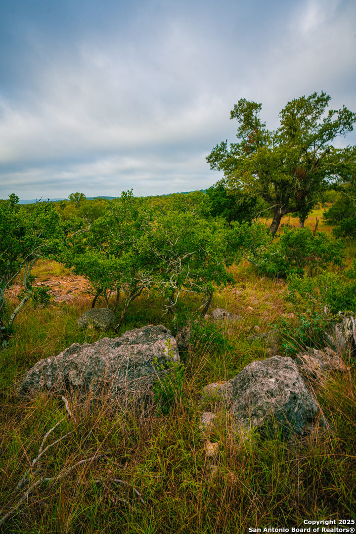 000 Lost Caves Ranch