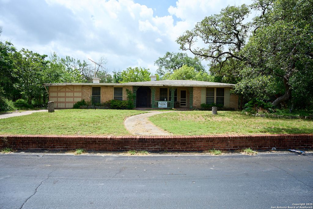 Photo of 5400 Thistle Dr., Leon Valley, TX 78238 (MLS # 1916278)
