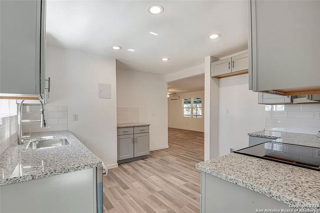 Photo of 1668 Lakeview, Canyon Lake, TX 78133 (MLS # 1878300)