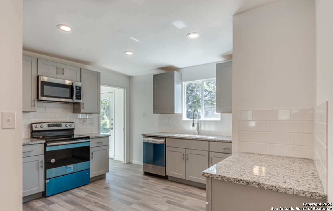 1668 Lakeview