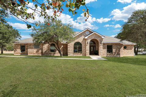 8703 Rolling Acres Boerne TX 78015