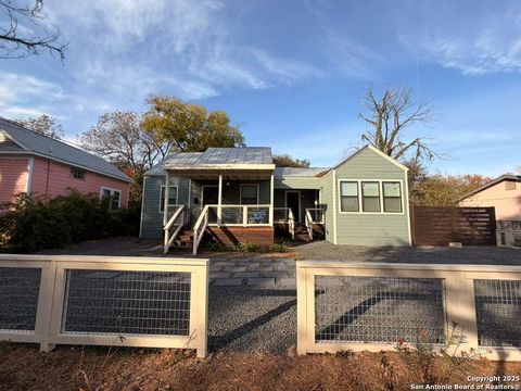 Search 251 E WOODLAWN San Antonio TX 78212