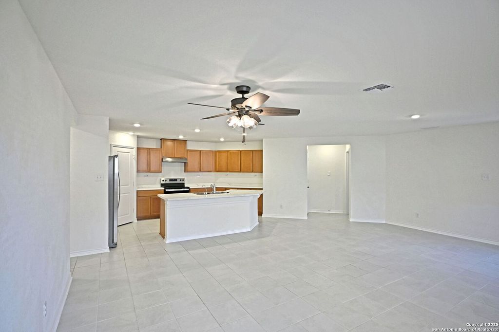 Photo of 512 Dakota Creek, New Braunfels, TX 78130 (MLS # 1918797)