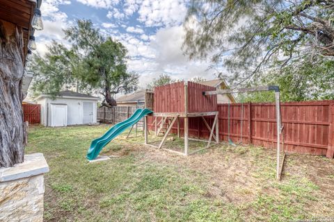 A home in Carrizo Springs