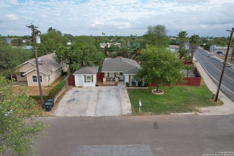 A home in Carrizo Springs