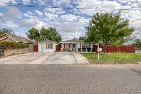 A home in Carrizo Springs