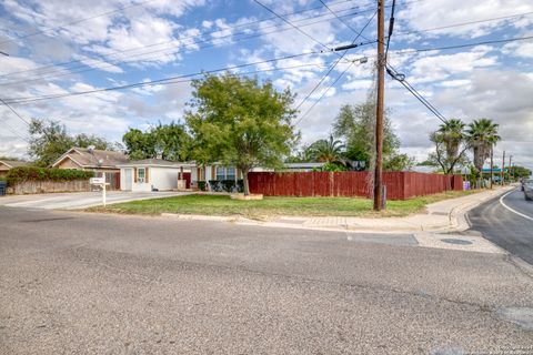 A home in Carrizo Springs