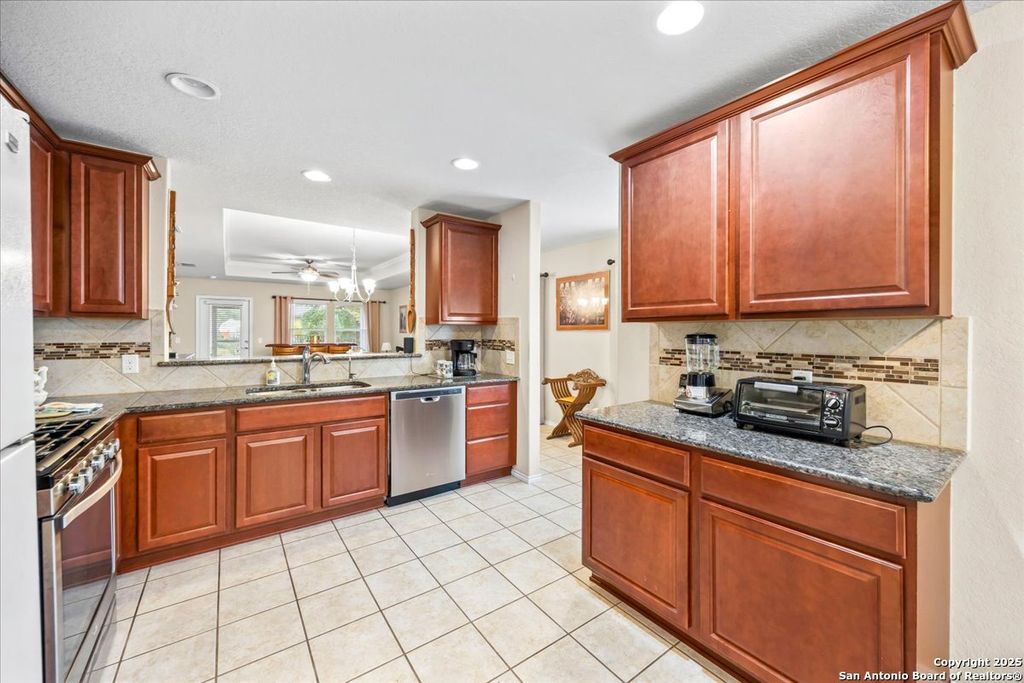 Photo of 12827 Pronghorn Oak, San Antonio, TX 78253 (MLS # 1926258)