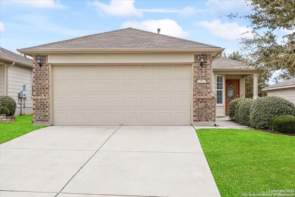 Photo of 12827 Pronghorn Oak, San Antonio, TX 78253 (MLS # 1926258)