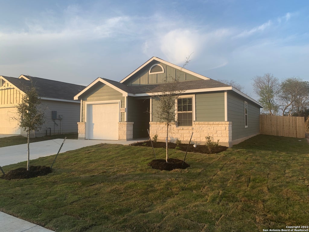 Photo of 2172 Darst Dr, Seguin, TX 78155 (MLS # 2010125)