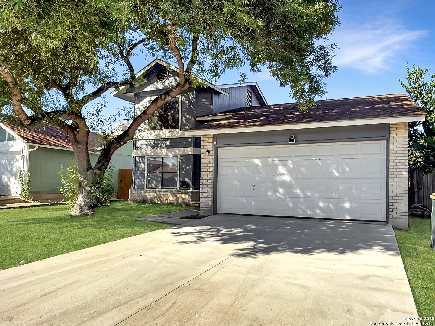 8426 Maple Ridge