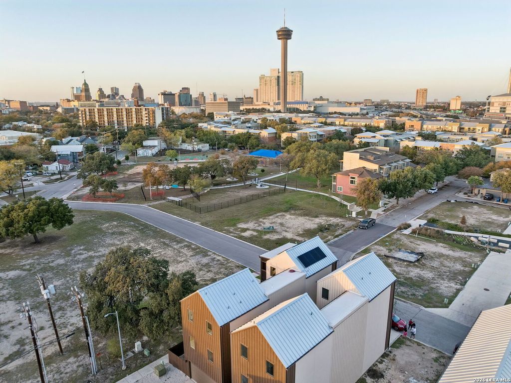 Photo of 502 McMonigal, San Antonio, TX 78210 (MLS # 1864865)
