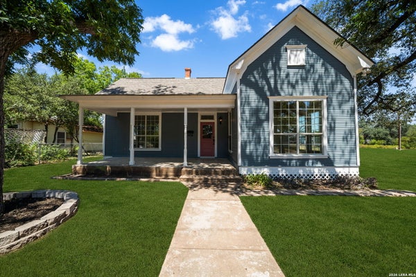 904 17TH ST, HONDO, TX 78861 - Image f0aab4eef9d005905a29ffde71a4b628/2300519727