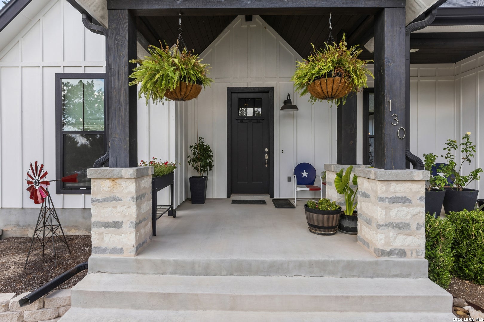 130 Mountain View Trl