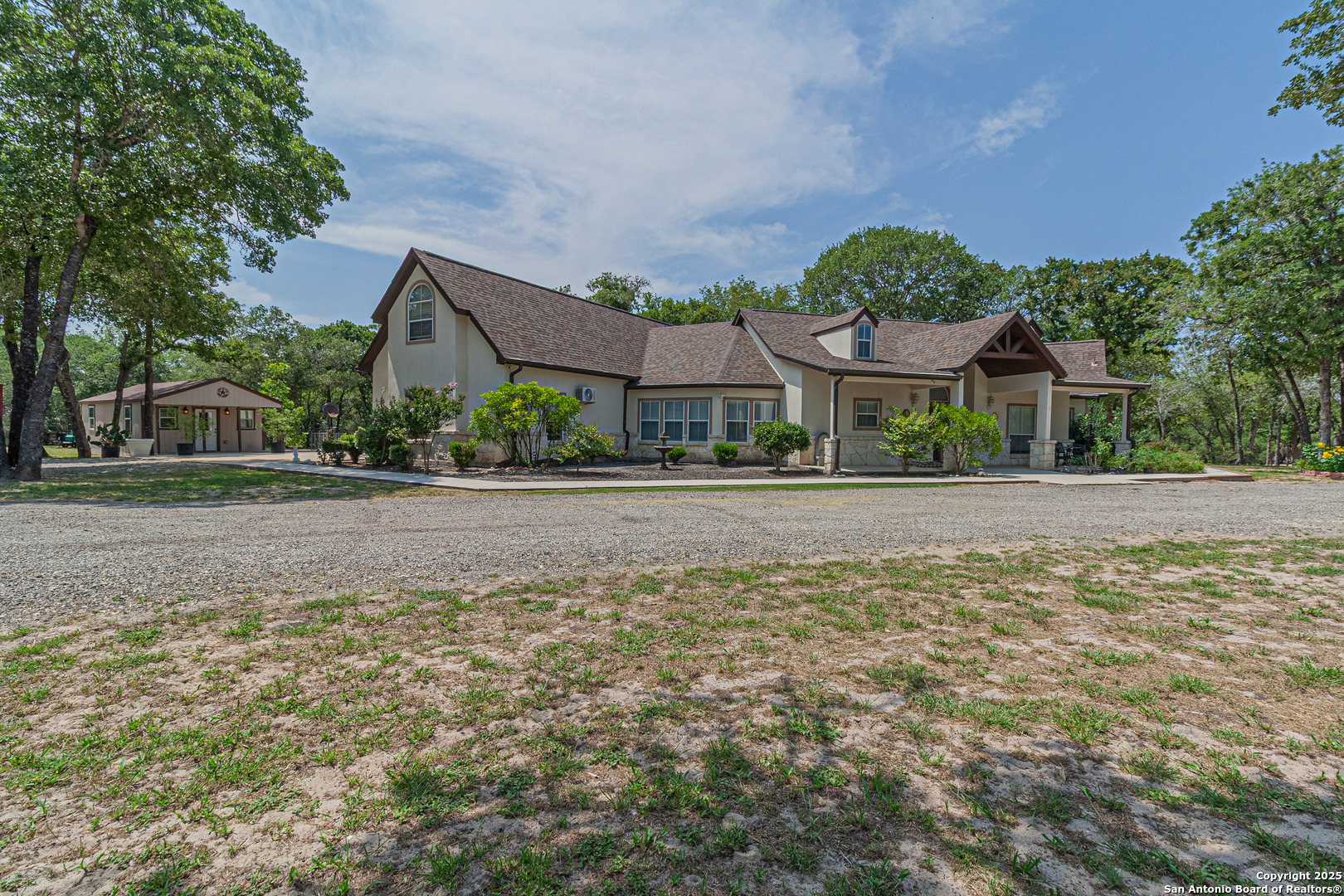 323 SHANNON RIDGE DR.