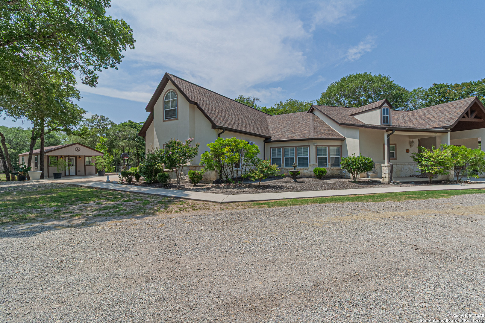 323 SHANNON RIDGE DR.