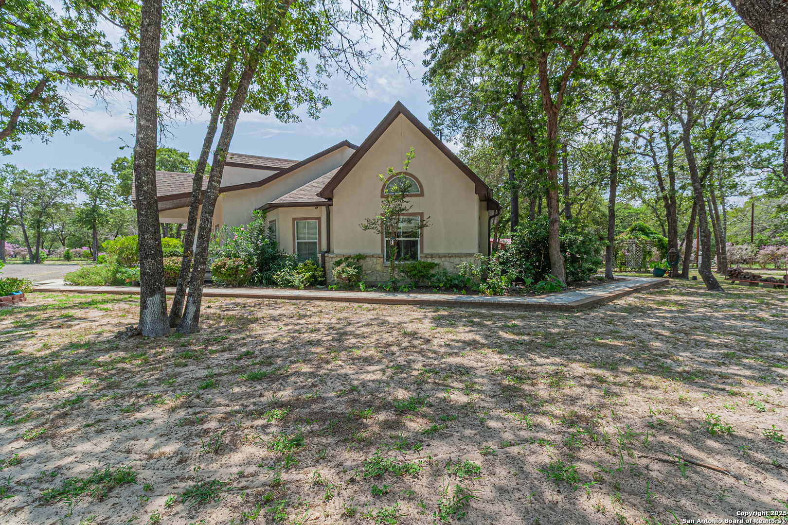 323 SHANNON RIDGE DR.