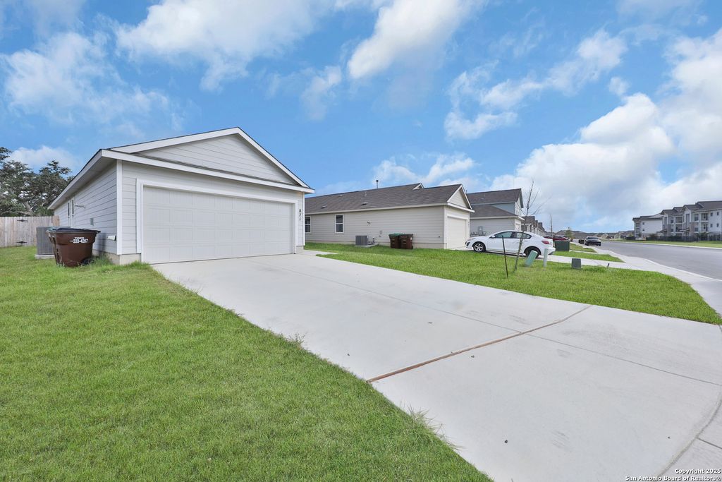 Photo of 871 Landon Ridge, San Antonio, TX 78253 (MLS # 1889132)