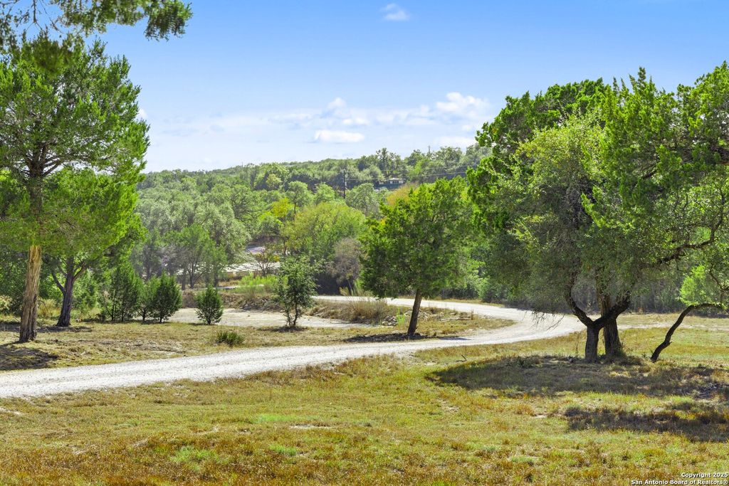 Photo of 1151 Fawn Valley Dr, Canyon Lake, TX 78133 (MLS # 1927110)