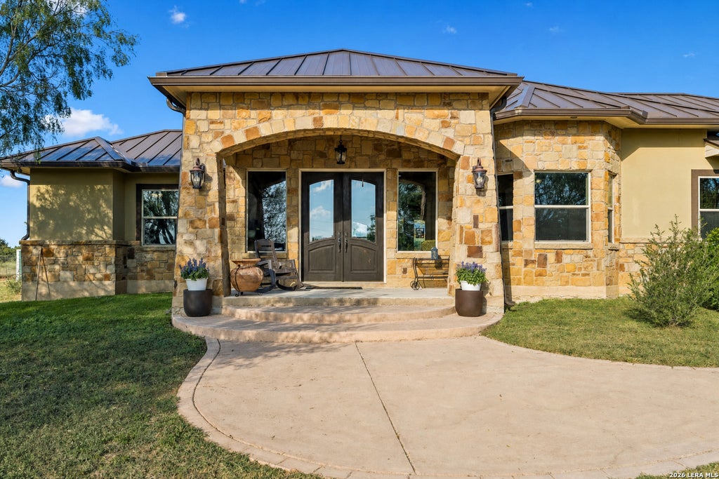 Photo of 230 Casarez Rd, Pleasanton, TX 78064 (MLS # 2015283)
