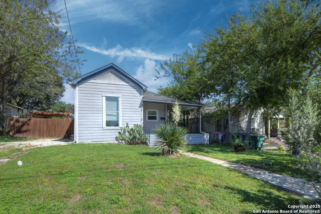 Photo of 435 Belmont, San Antonio, TX 78202 (MLS # 1911421)