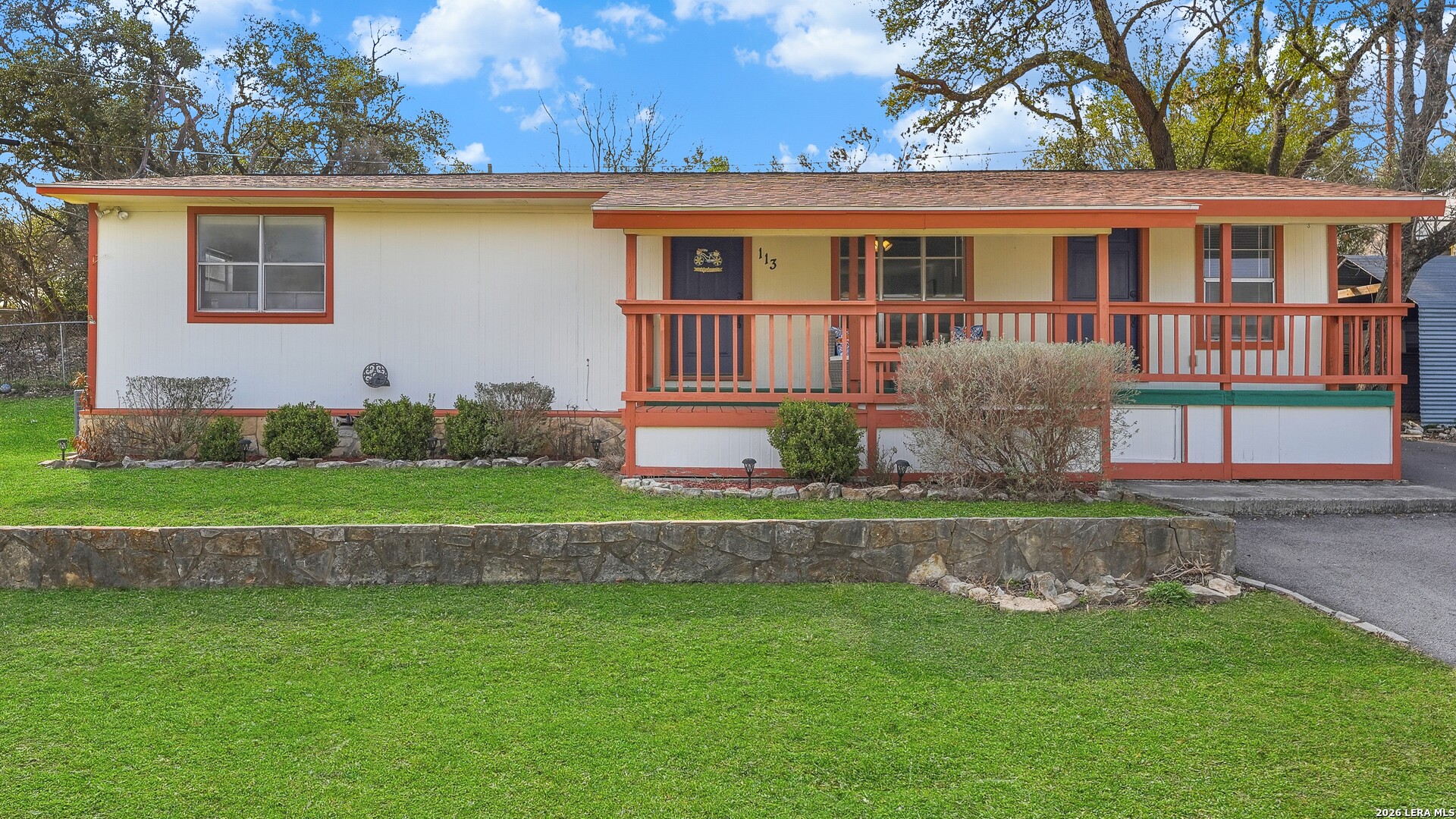 Photo 1 of 48 — 113 Creekview Dr, Canyon Lake, TX 78133