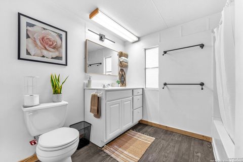 337 Buckhorn Dr Canyon Lake TX 78133