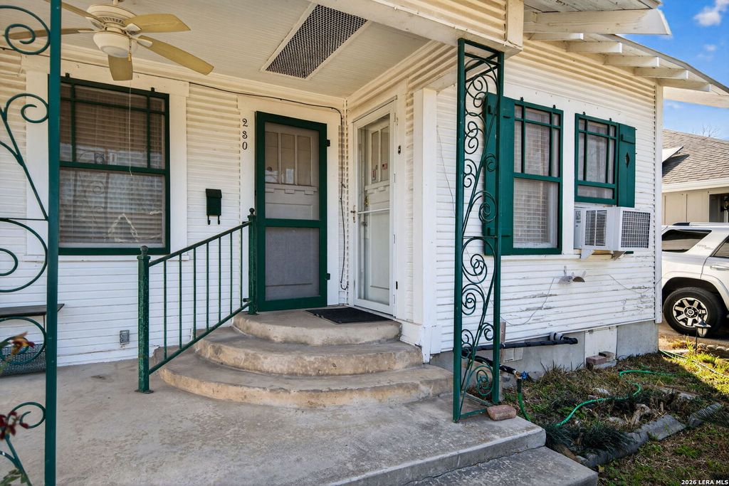 Photo of 230 high, San Antonio, TX 78210 (MLS # 1944455)