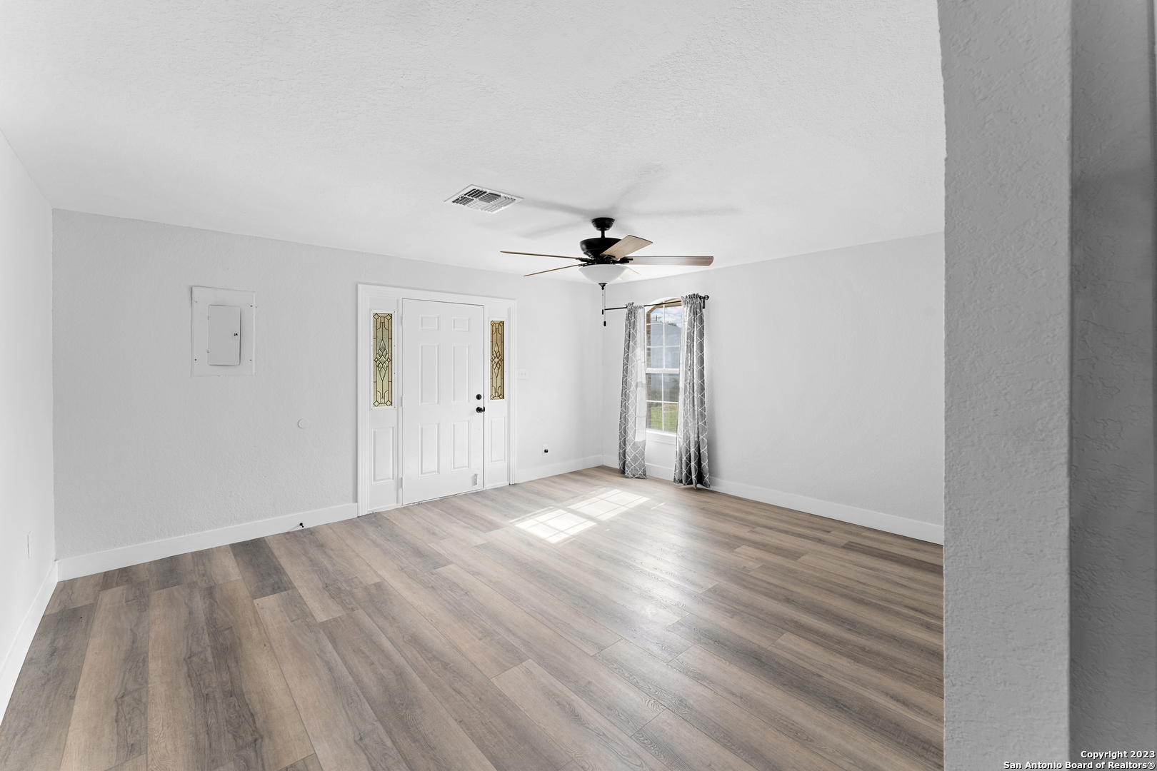 317 Royal Oaks