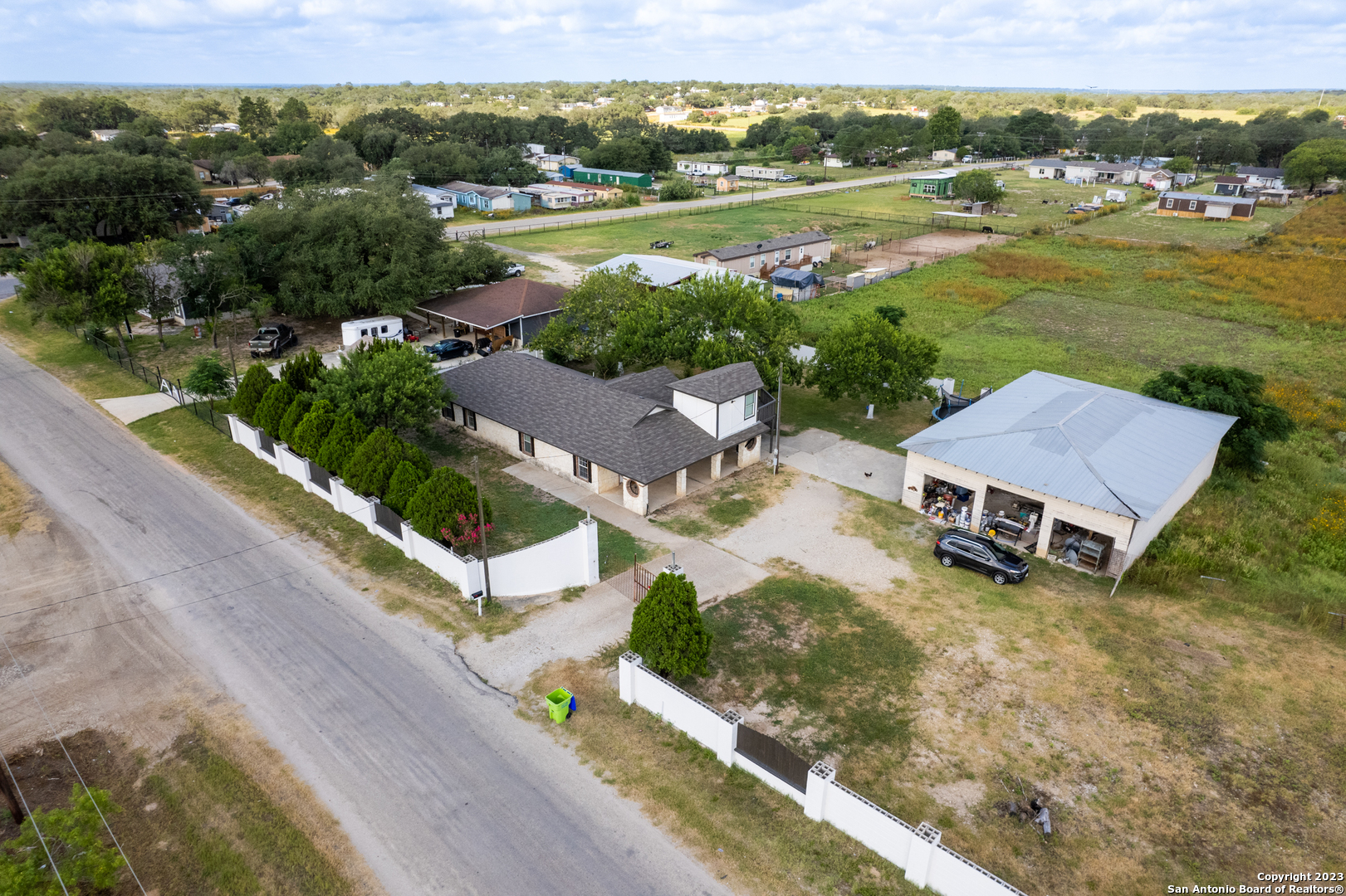 317 Royal Oaks