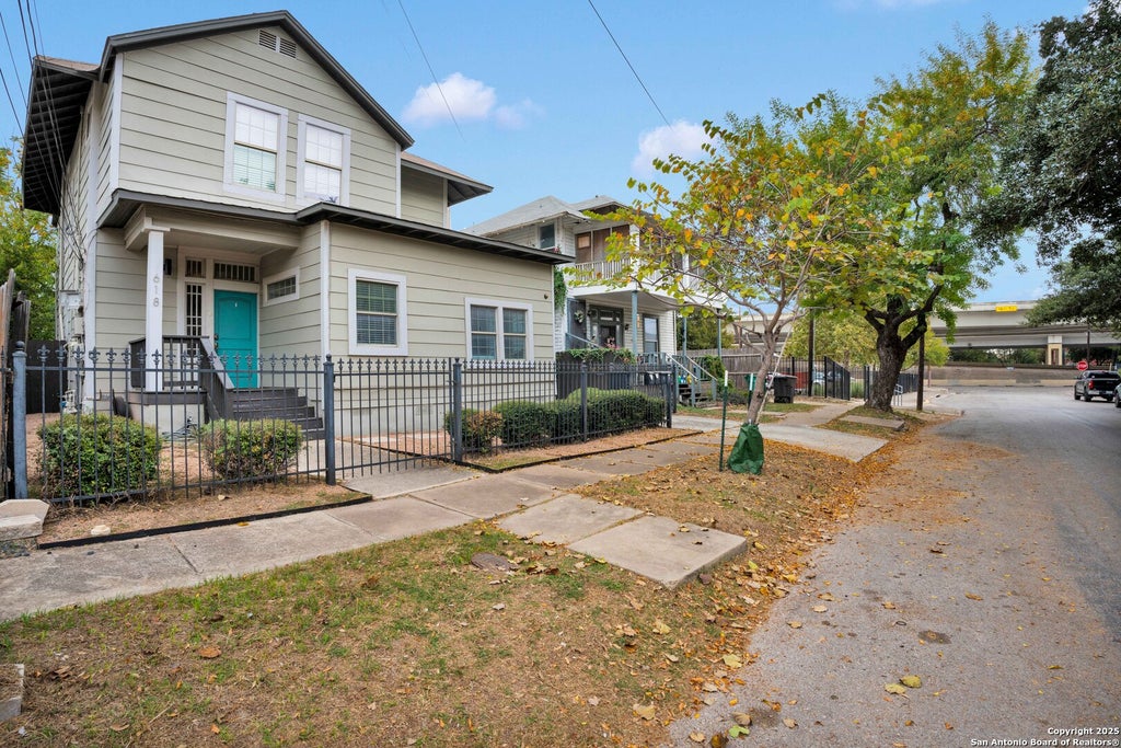 Photo of 618 Atlanta St 4 #4, San Antonio, TX 78212 (MLS # 2007081)