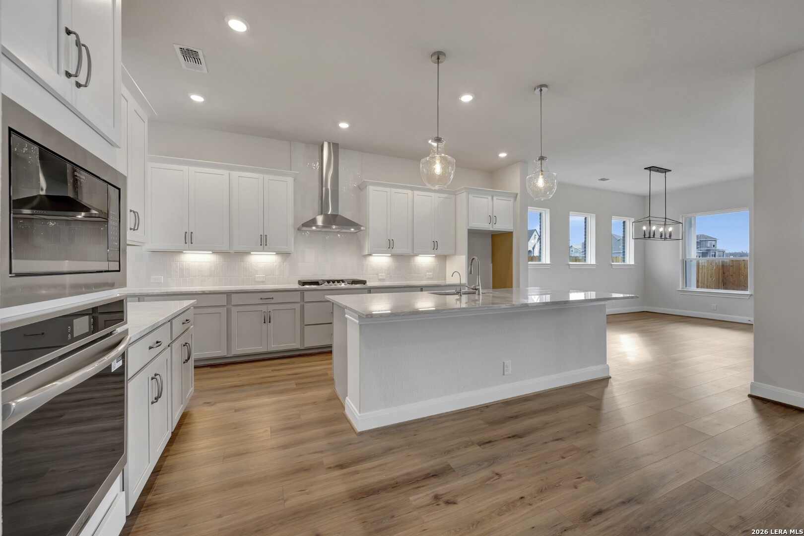 3713 Hollis Pecan