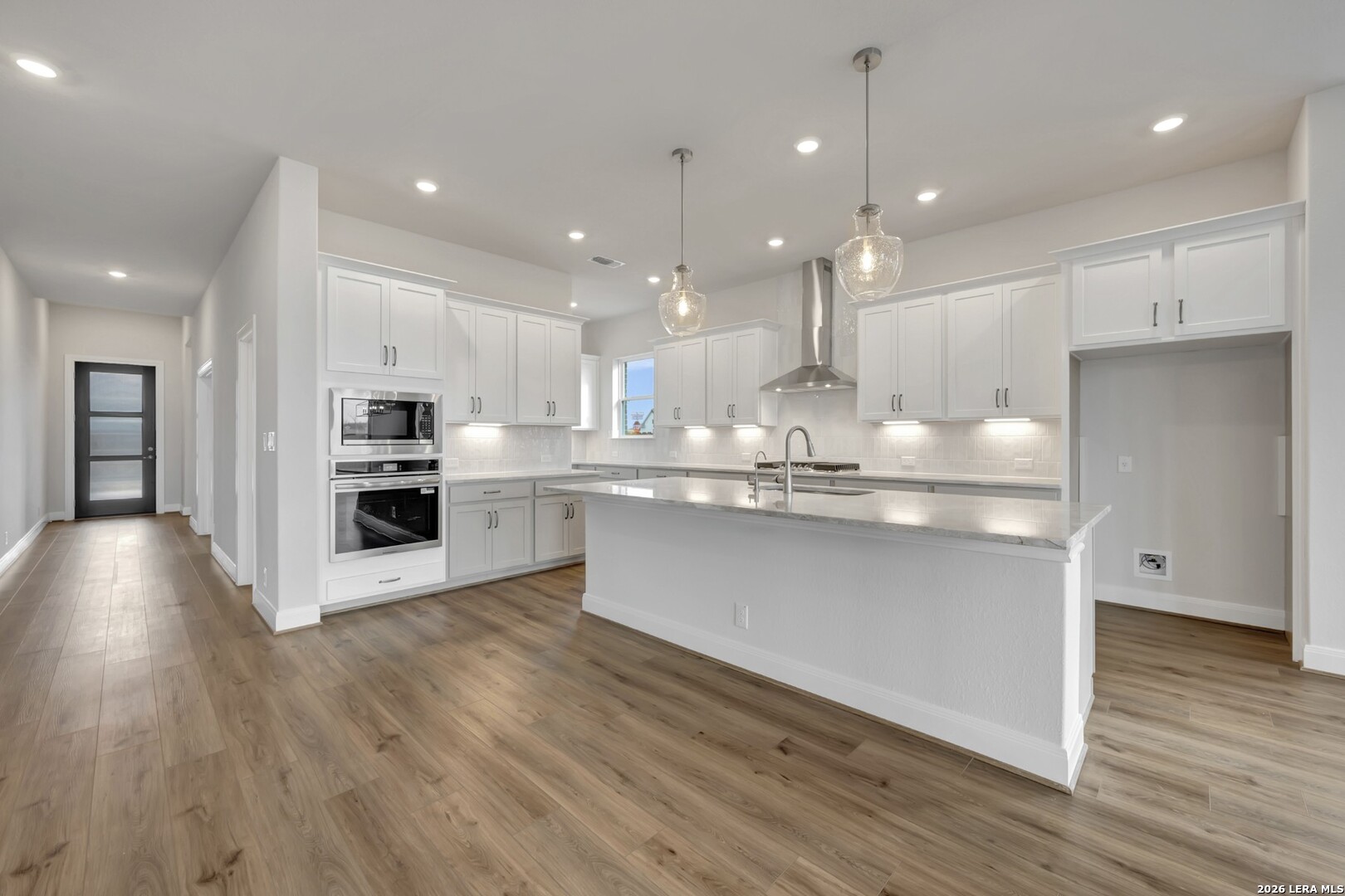 3713 Hollis Pecan