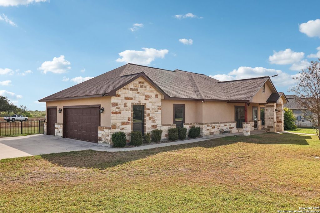 Photo of 100 Fairway, Floresville, TX 78114 (MLS # 1918263)