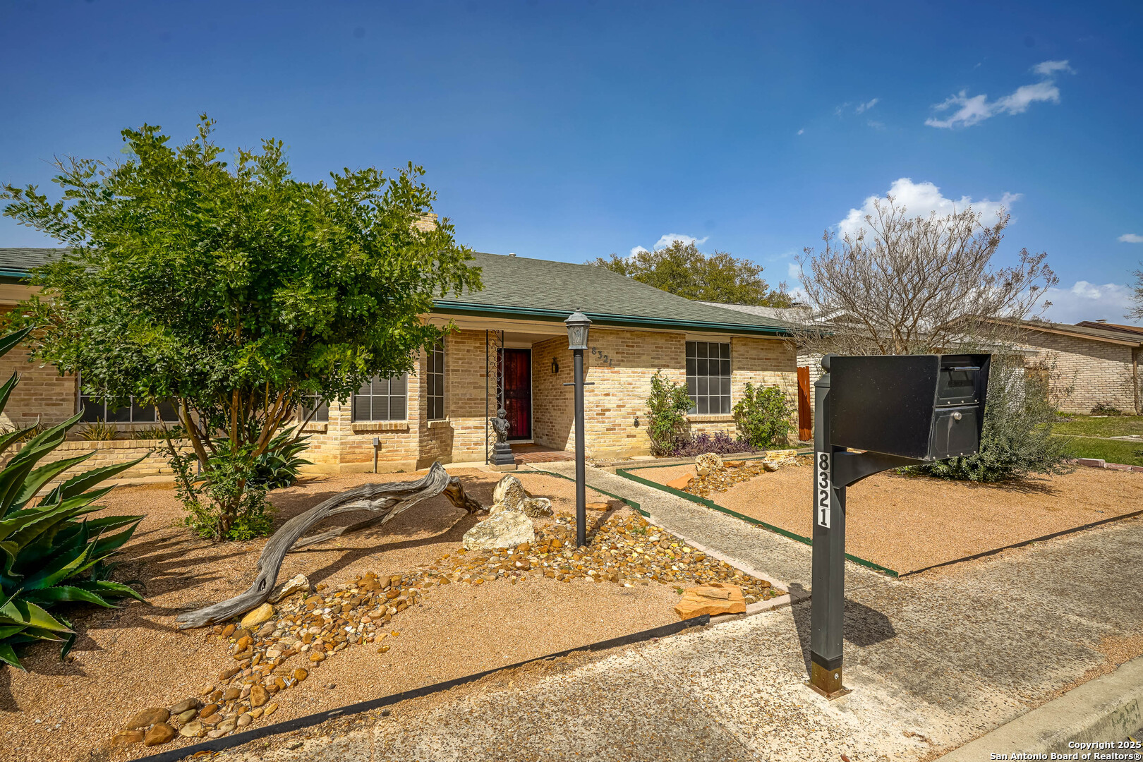 8321 Windway