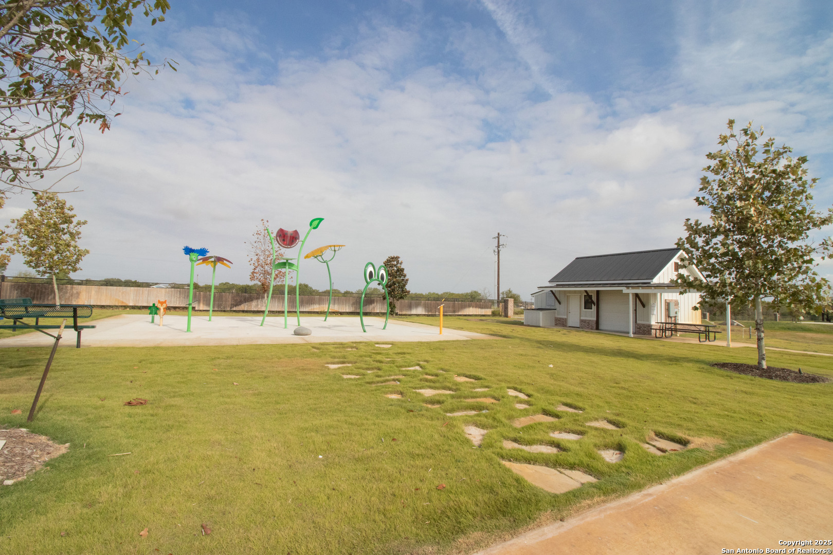 101 Red Oak Trail