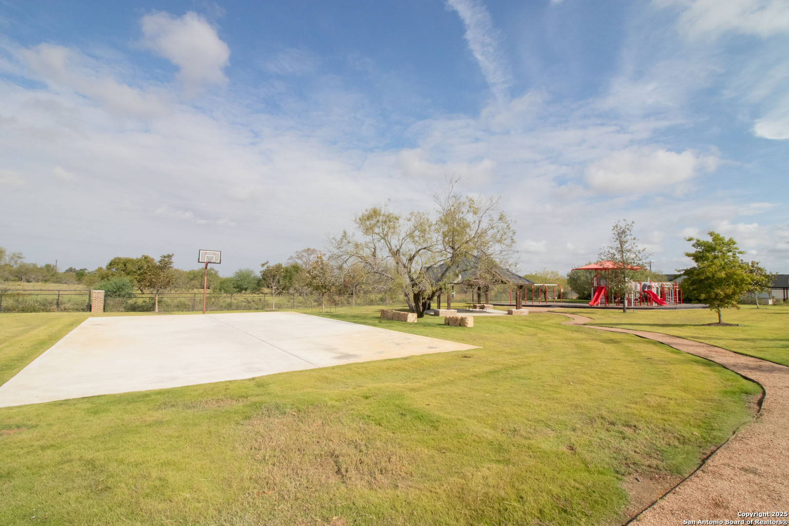 101 Red Oak Trail