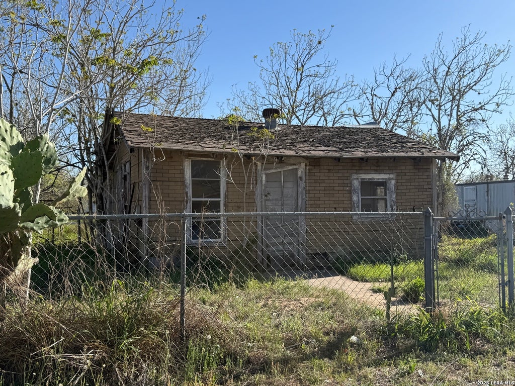 Photo of 732 Trade, Pleasanton, TX 78064 (MLS # 1952385)