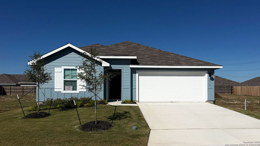 Photo of 1012 VILLAGE RUN, Seguin, TX 78155 (MLS # 1921047)