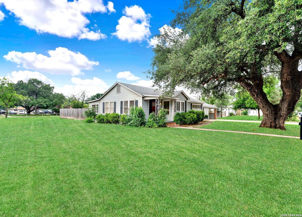 Photo of 801 26TH ST, Hondo, TX 78861 (MLS # 1966670)