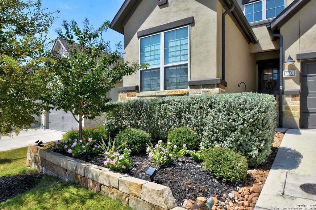 Photo of 140 Sentido, Boerne, TX 78006 (MLS # 1909646)