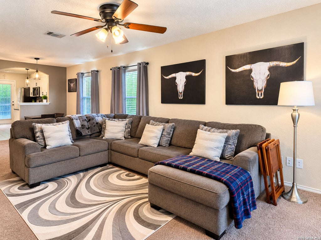 Photo of 10357 Oakwood Crst, San Antonio, TX 78245 (MLS # 2016140)