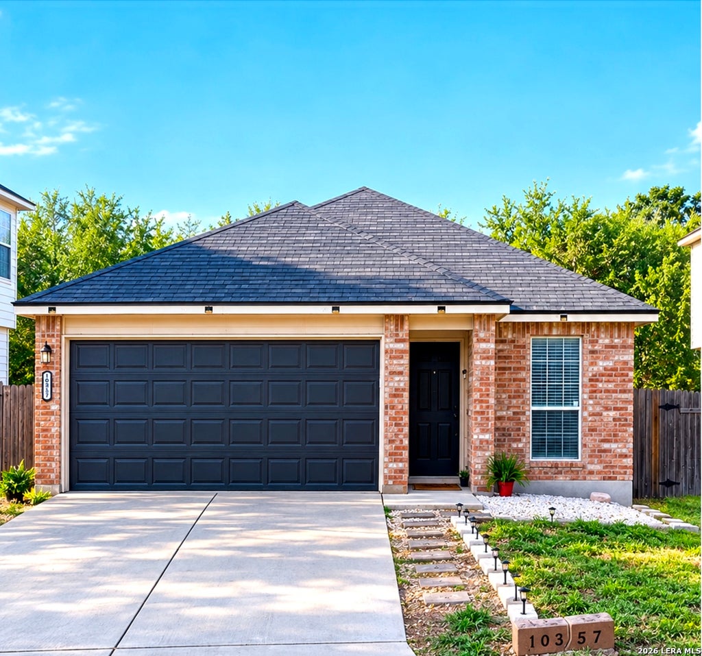 Photo of 10357 Oakwood Crst, San Antonio, TX 78245 (MLS # 2016140)